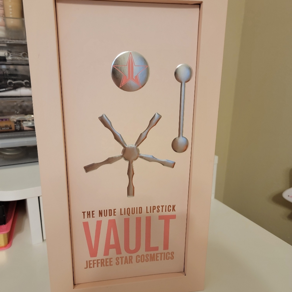 Jeffree star liquid lip vault